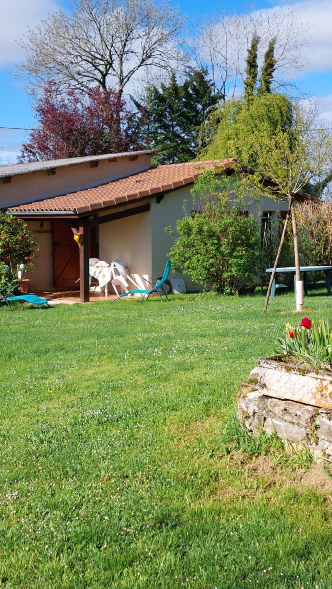 Gite Max Payrac Bagian luar foto